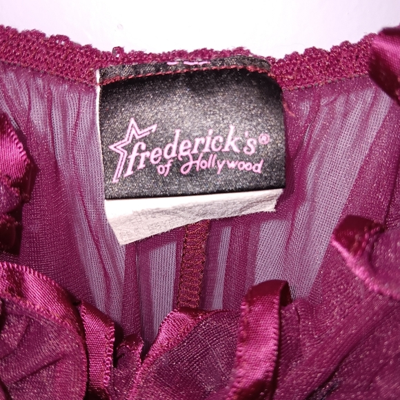 Vintage Frederick's of Hollywood Deep Red Lace Chemise Ruffles - Picture 4 of 4